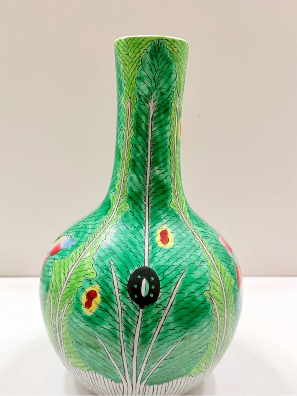 Antique 19th C. Chinese Qing Dynasty Porcelain Vase,‎ Cabbage Leaf Butterfly 13”